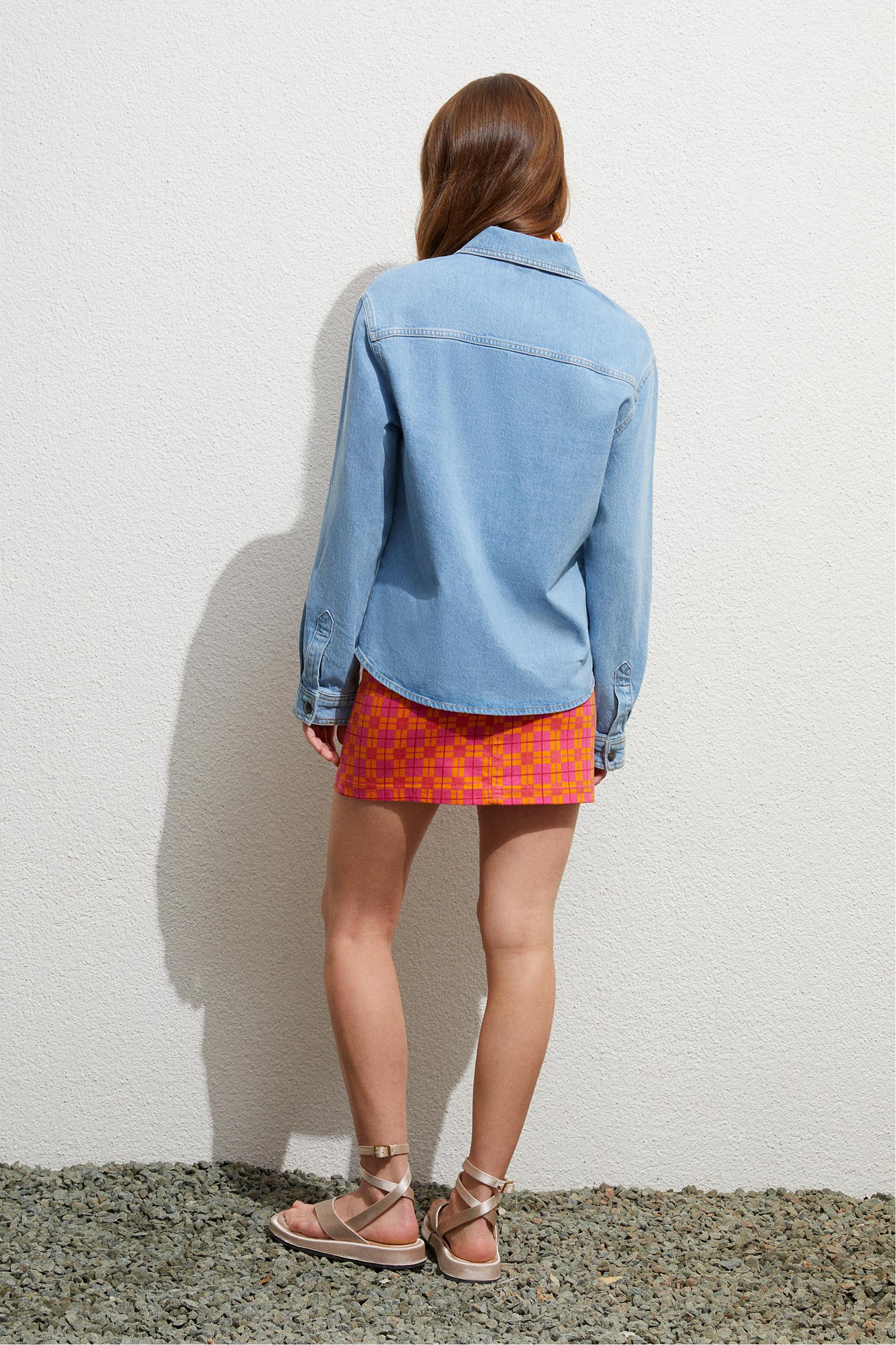 NAKIŞLI RAHAT KESİM JEAN CEKET