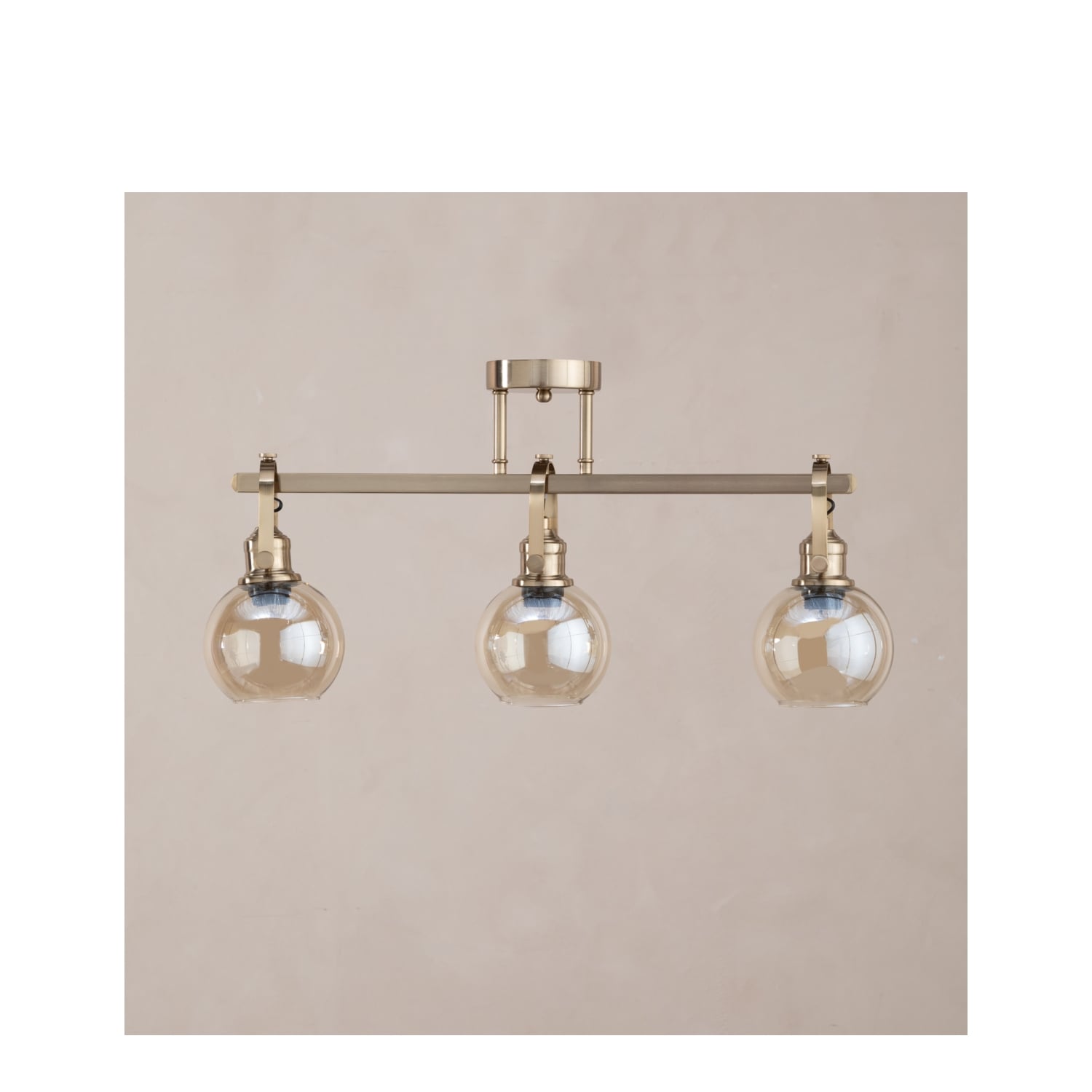 DEFNI ÜÇLÜ AVİZE