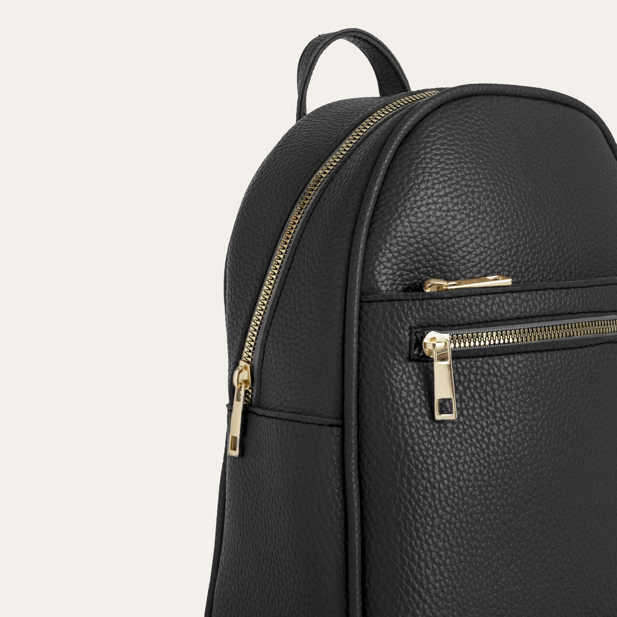 DERİ GÖRÜNÜMLÜ SIRT ÇANTASI