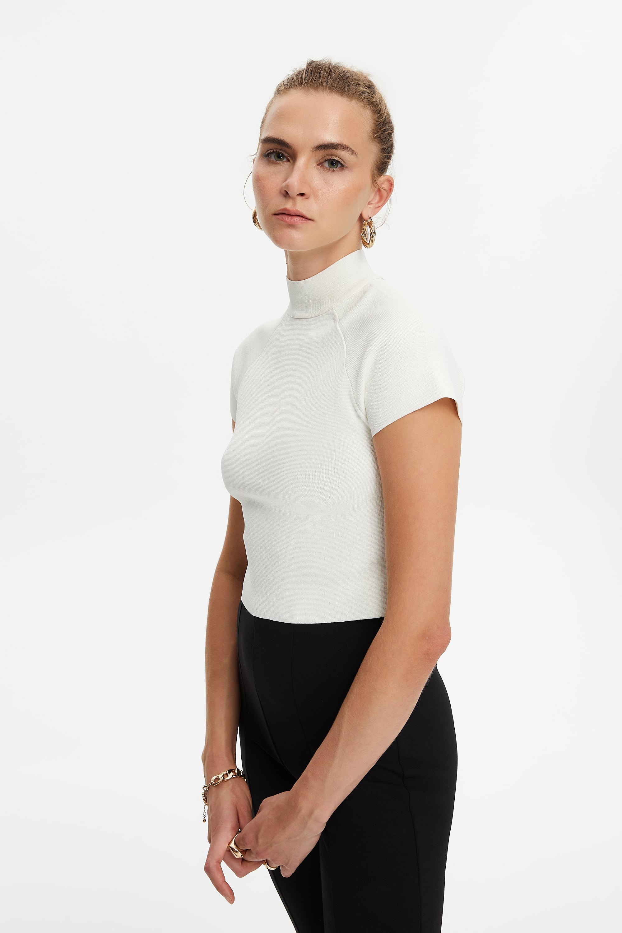 FERMUAR DETAYLI CROP TRİKO