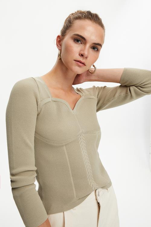  KALP YAKA TRİKO KAZAK