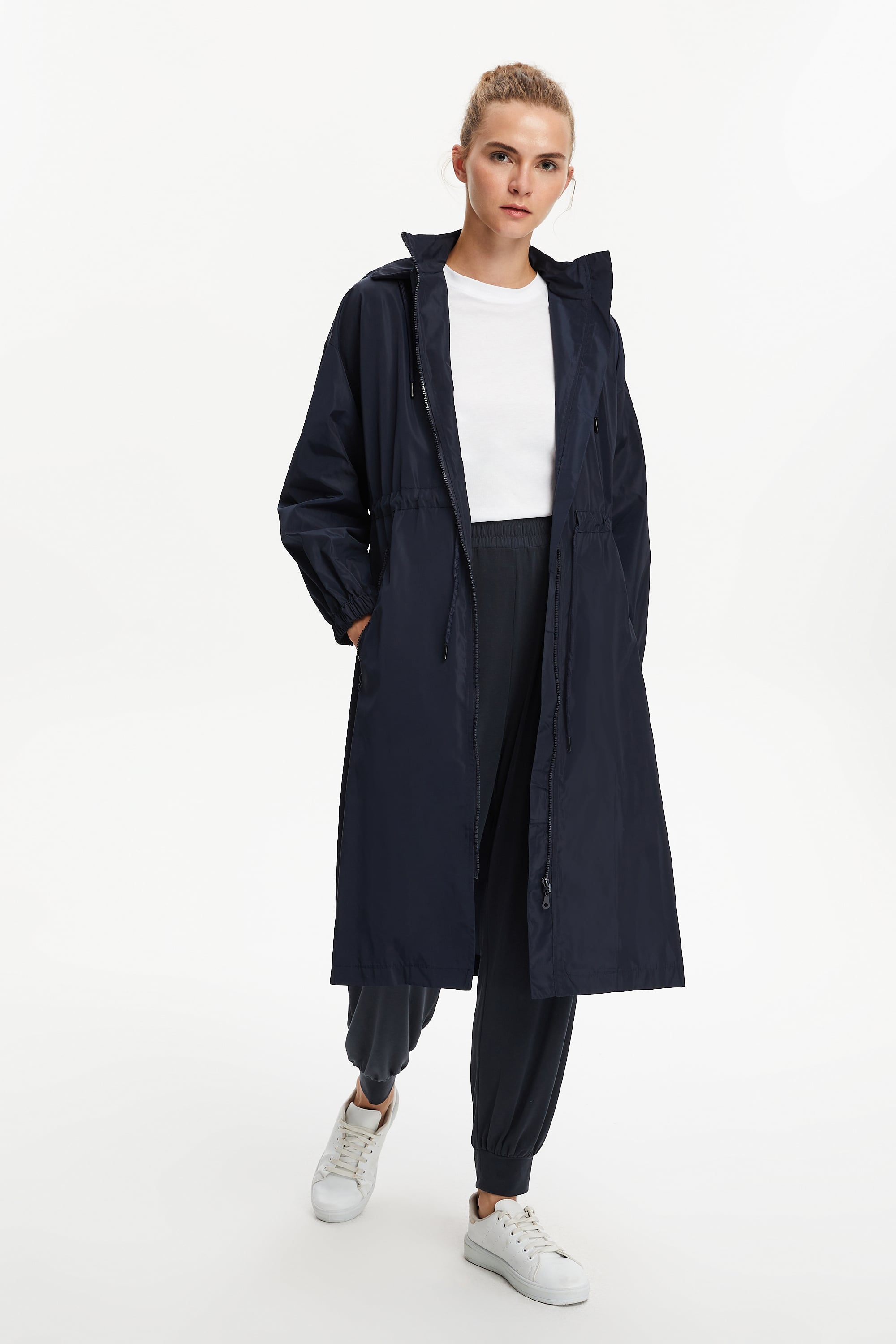 KAPÜŞONLU YAĞMURLUK