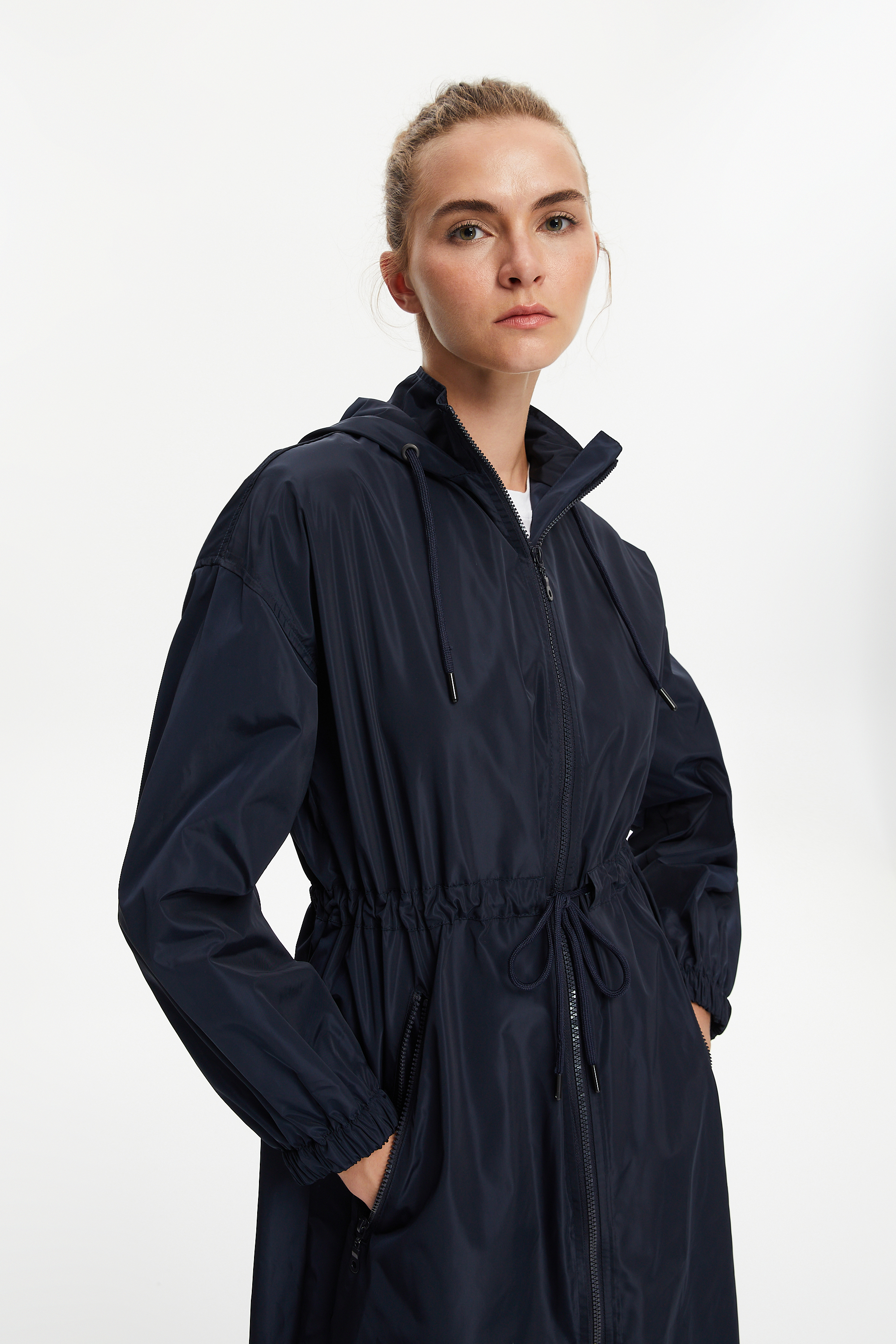 KAPÜŞONLU YAĞMURLUK