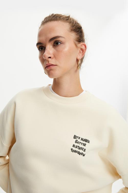  SLOGAN DETAYLI SWEATSHIRT