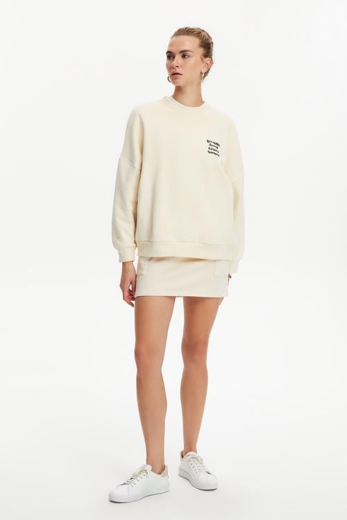  SLOGAN DETAYLI SWEATSHIRT