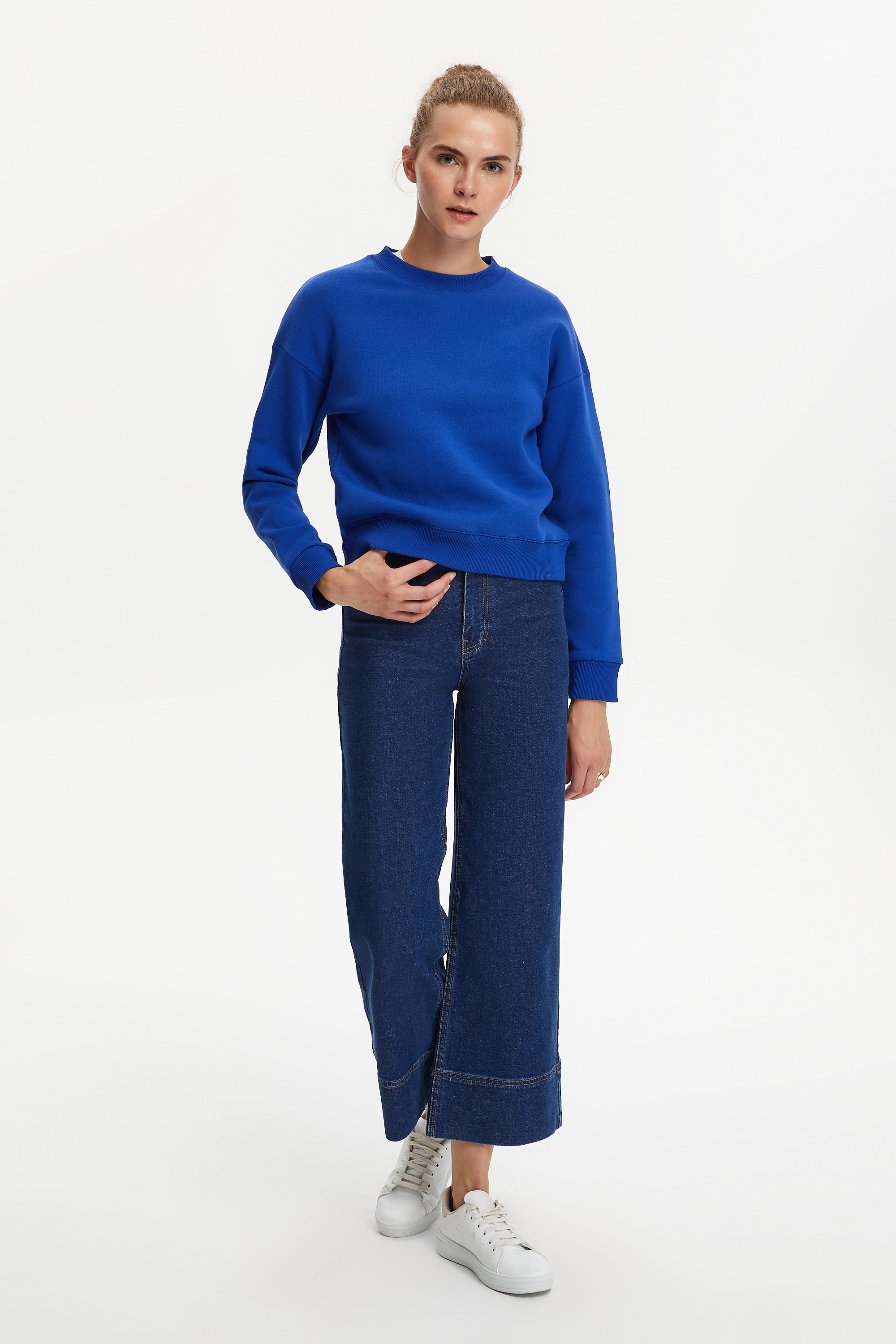 BİSİKLET YAKA SWEATSHIRT