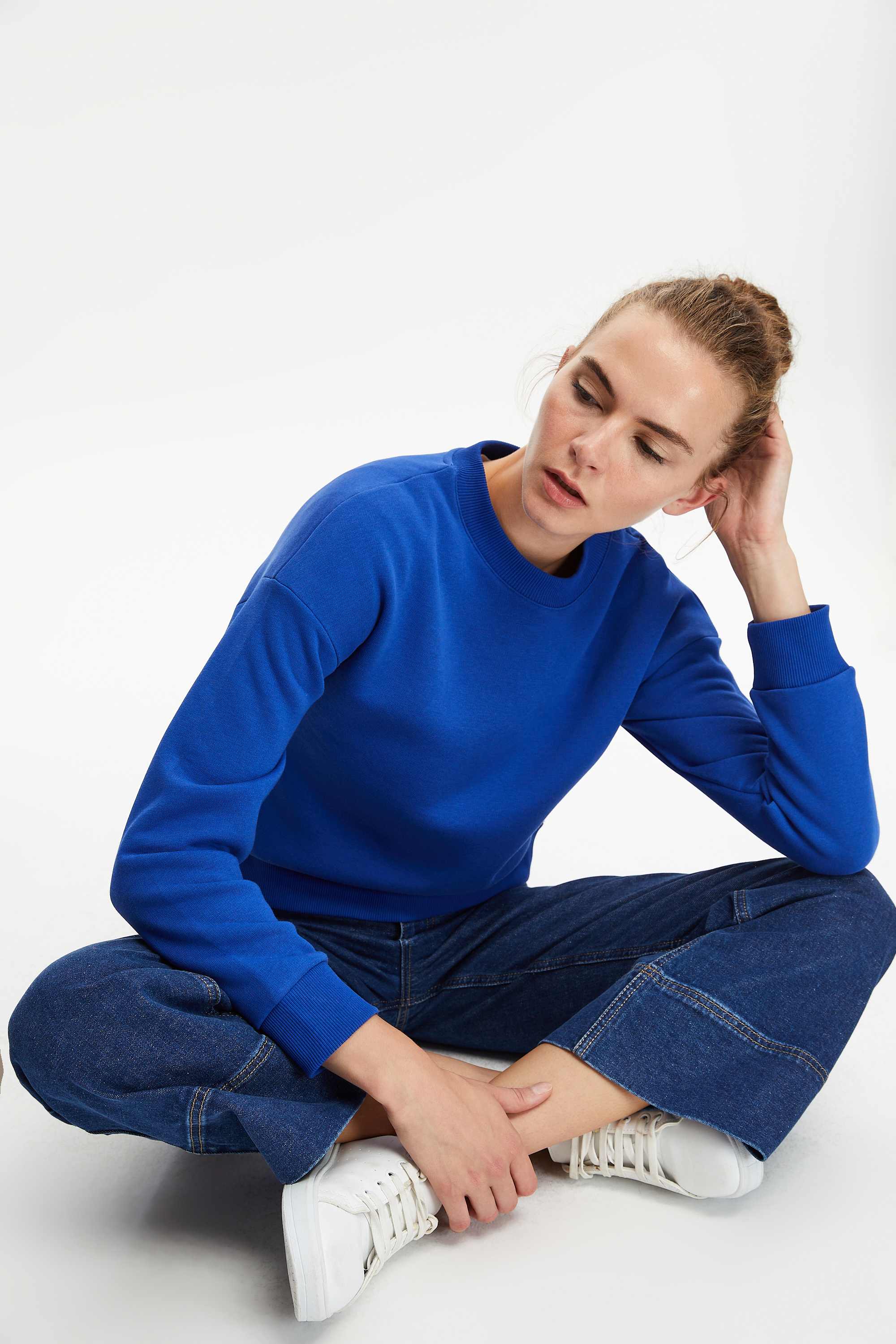 BİSİKLET YAKA SWEATSHIRT