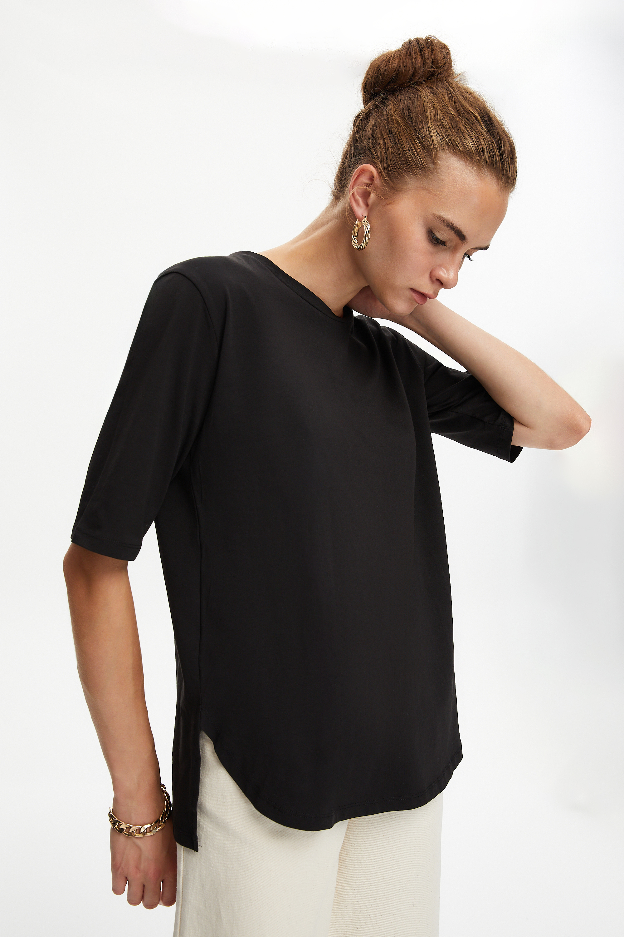 BİSİKLET YAKA KISA KOLLU T-SHIRT