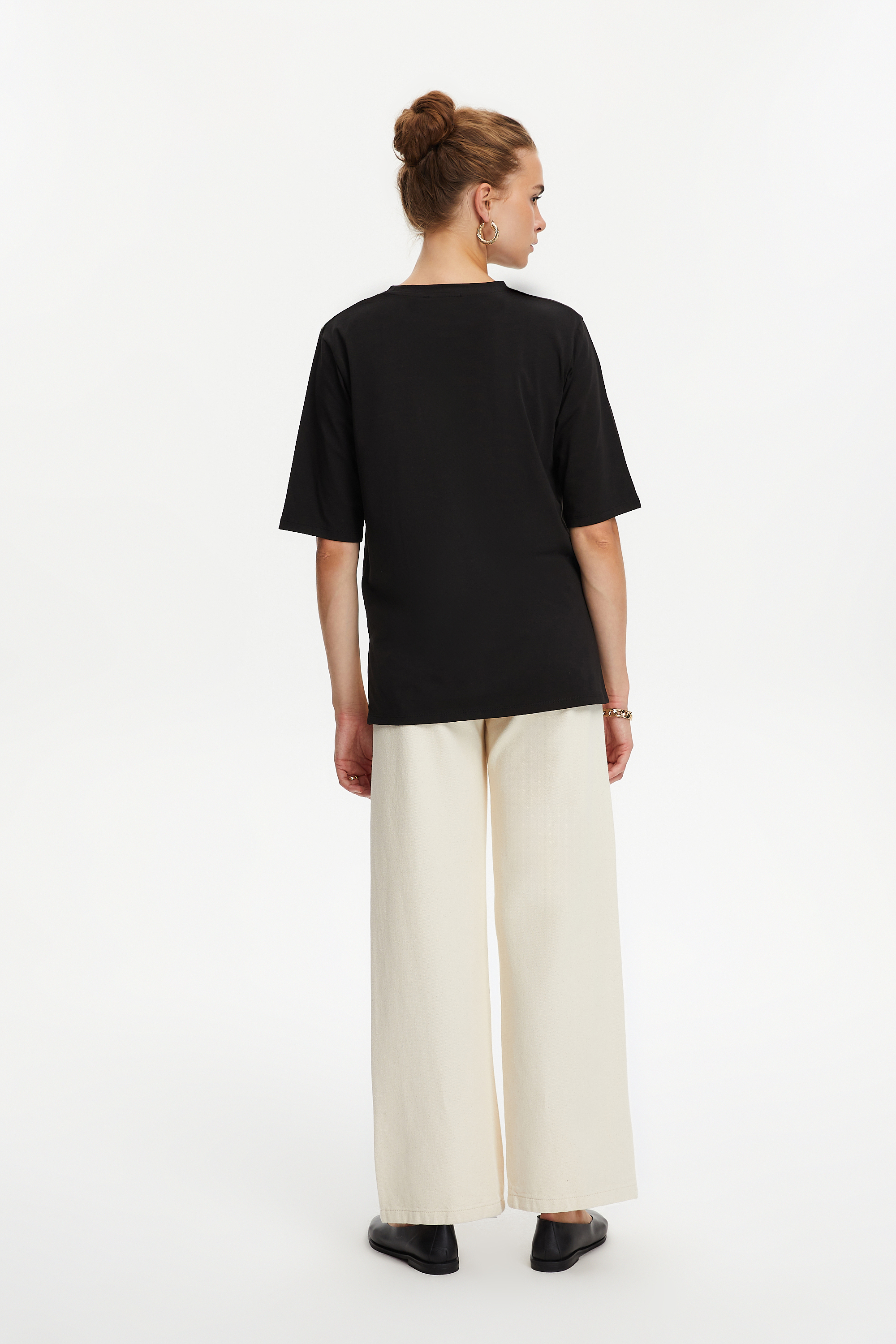 BİSİKLET YAKA KISA KOLLU T-SHIRT