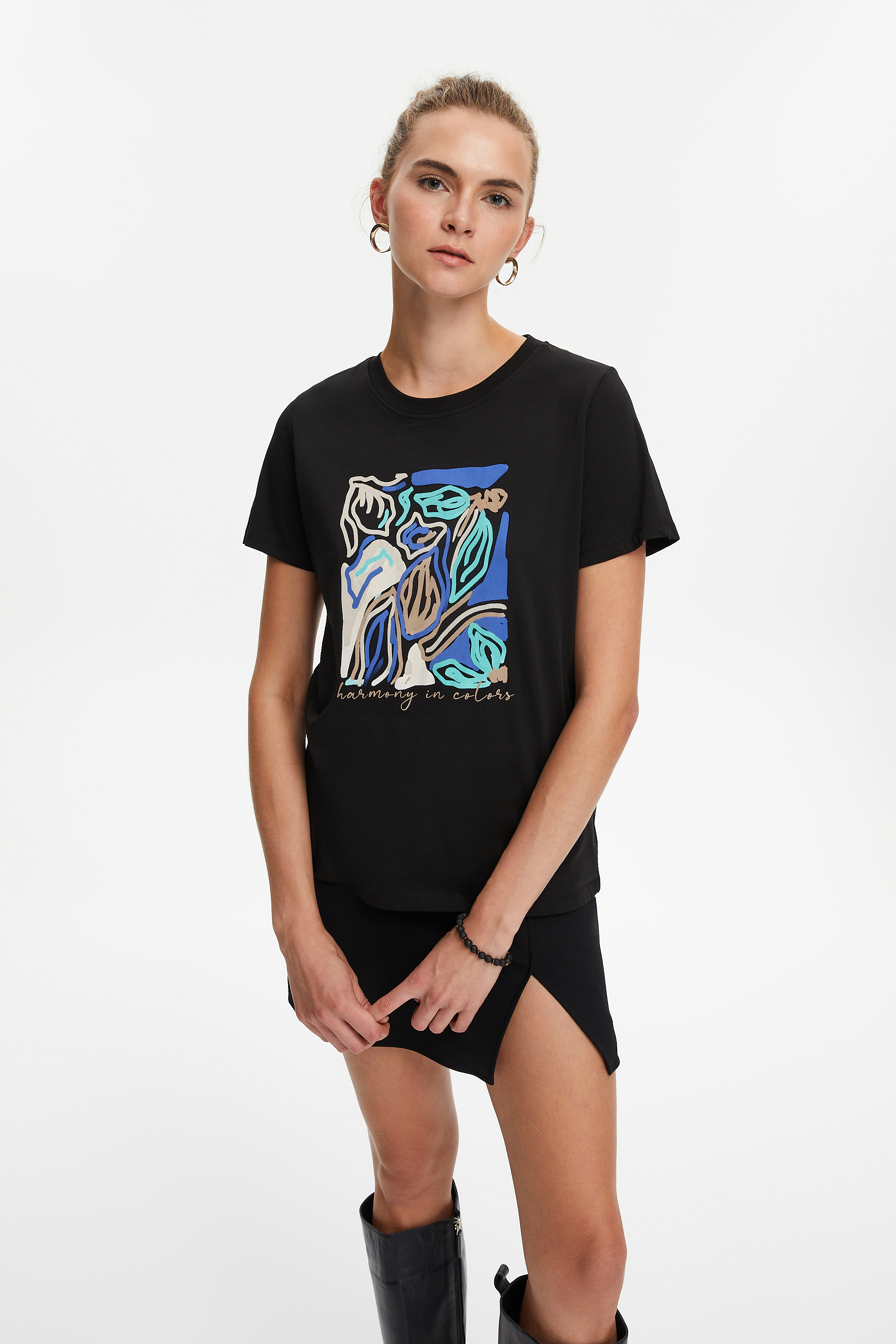 ÇİÇEK DESENLİ KISA KOLLU T-SHIRT