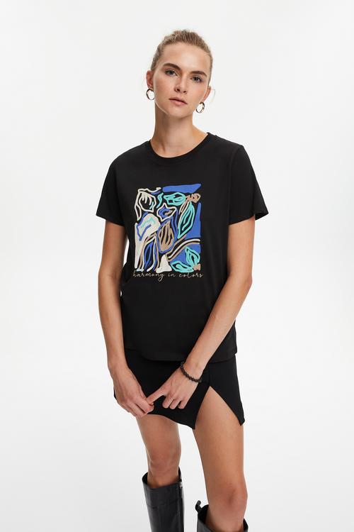  ÇİÇEK DESENLİ KISA KOLLU T-SHIRT