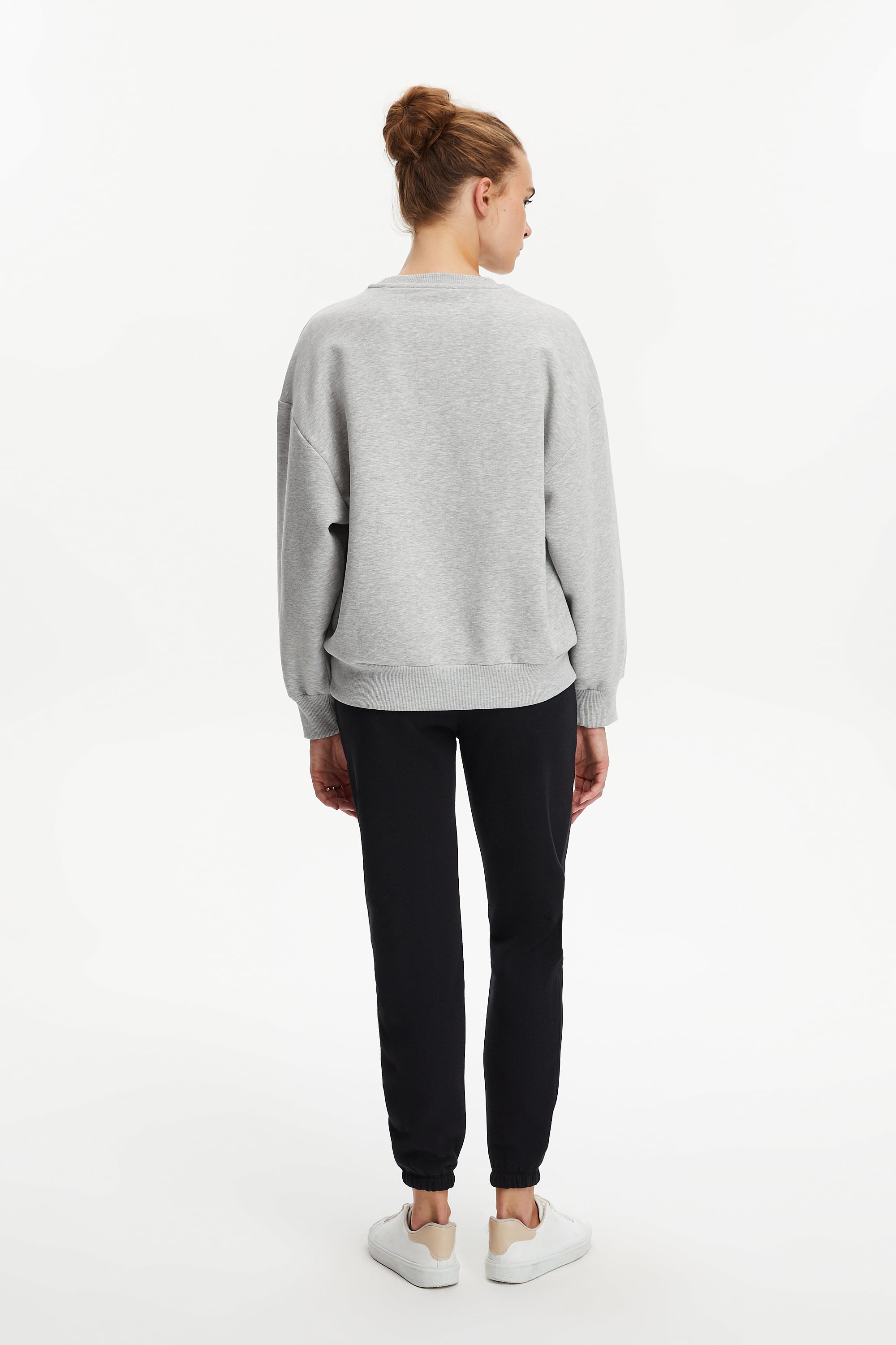 NAKIŞLI BİSİKLET YAKA SWEATSHIRT