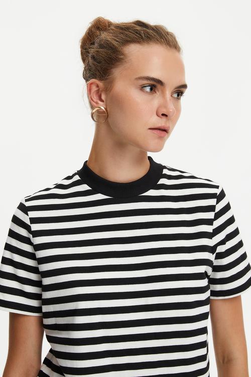  ÇİZGİLİ KISA KOLLU T-SHIRT