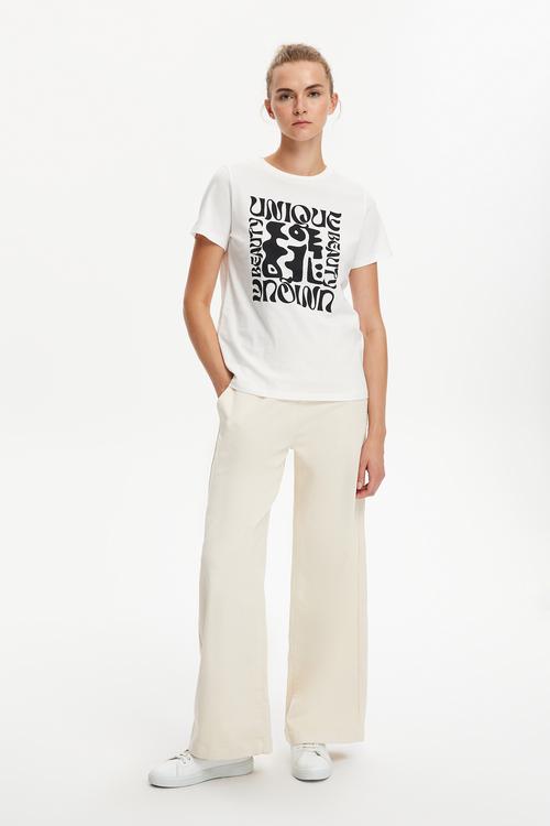  SOYUT DESENLİ KISA KOLLU T-SHIRT