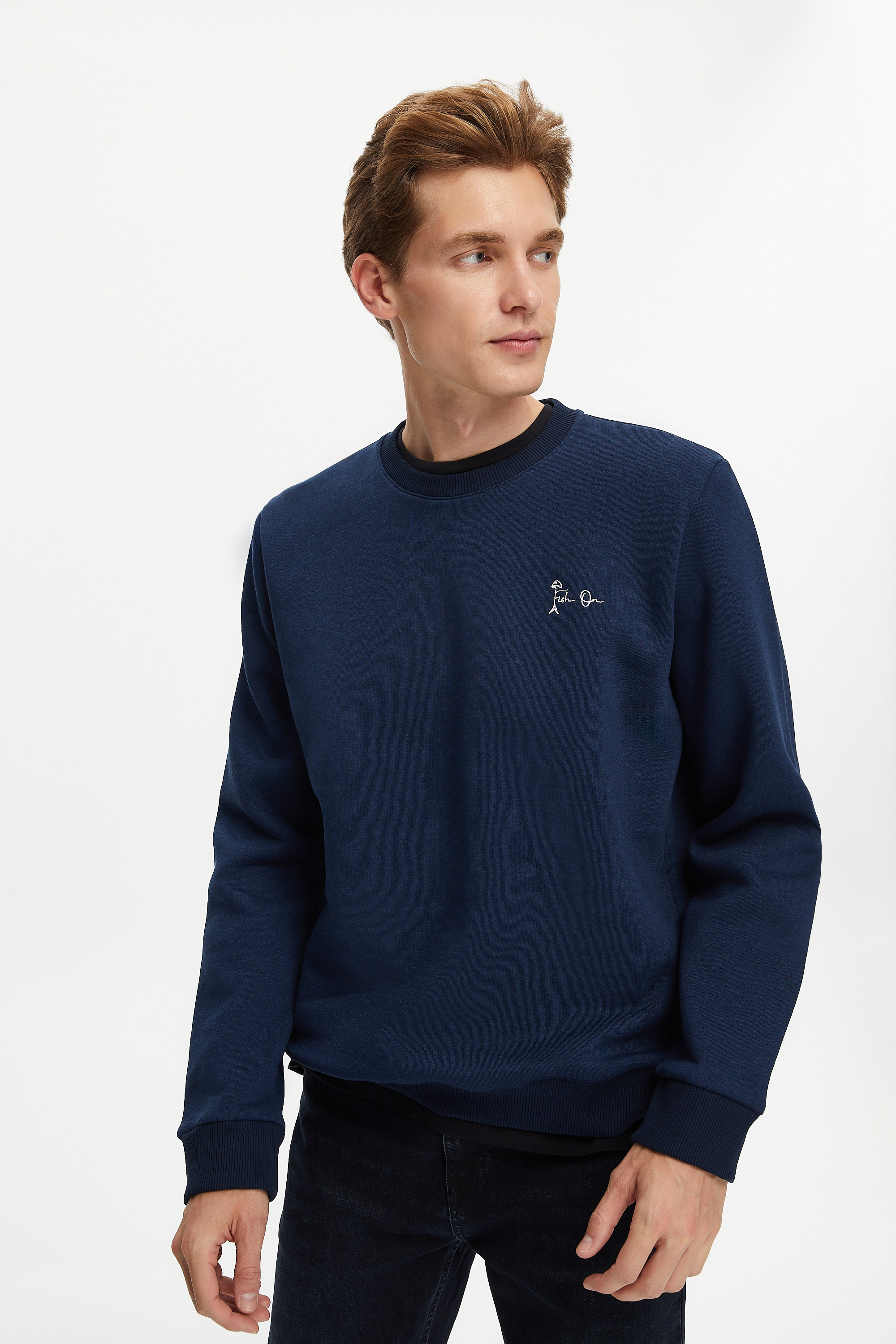 NAKIŞ DETAYLI BİSİKLET YAKA SWEATSHIRT