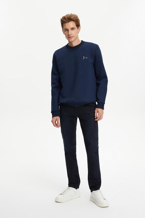  NAKIŞ DETAYLI BİSİKLET YAKA SWEATSHIRT