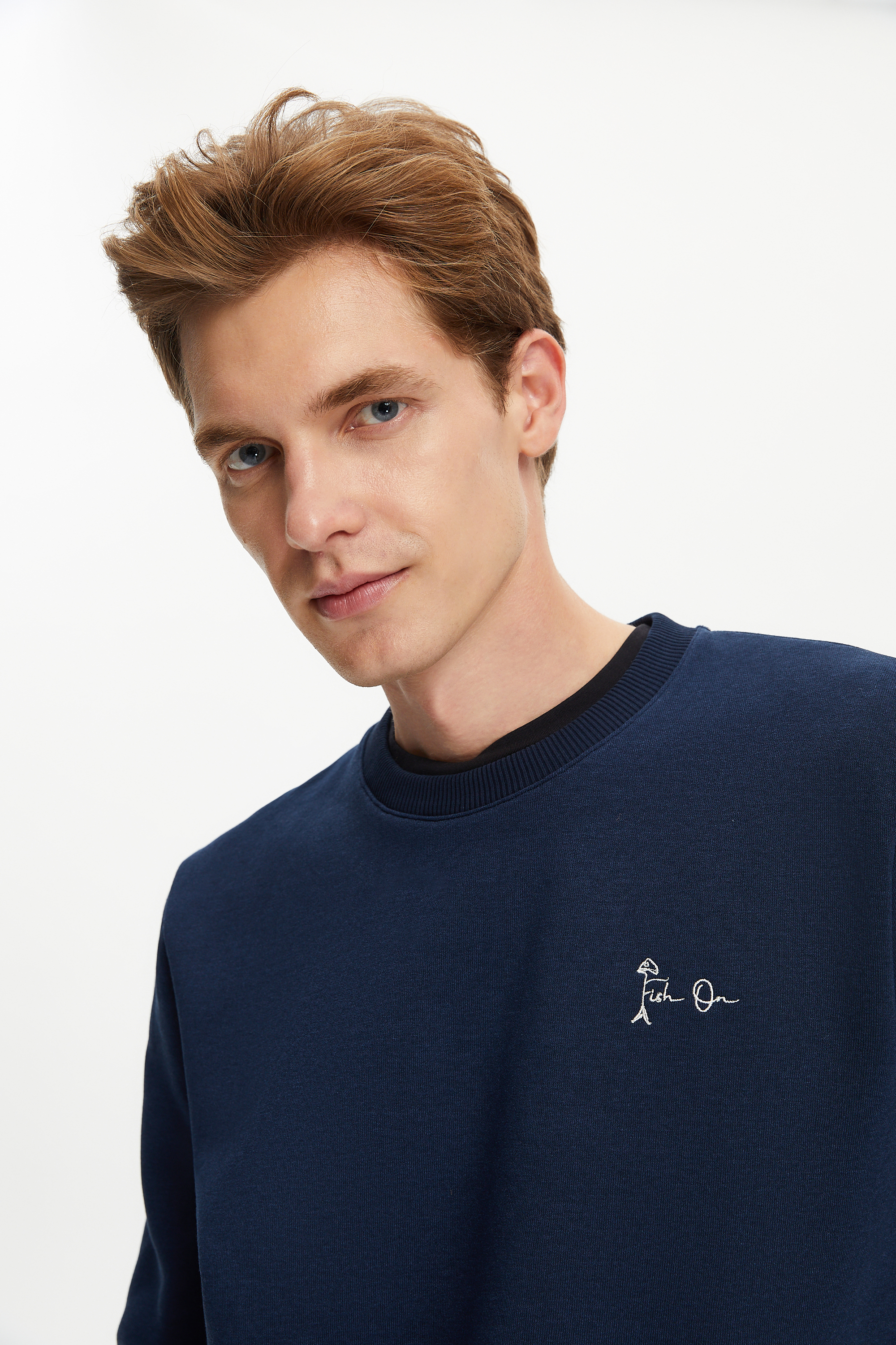 NAKIŞ DETAYLI BİSİKLET YAKA SWEATSHIRT