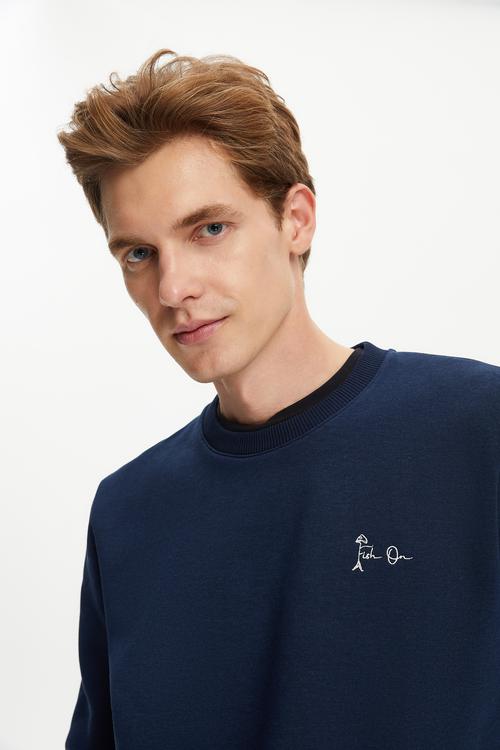  NAKIŞ DETAYLI BİSİKLET YAKA SWEATSHIRT