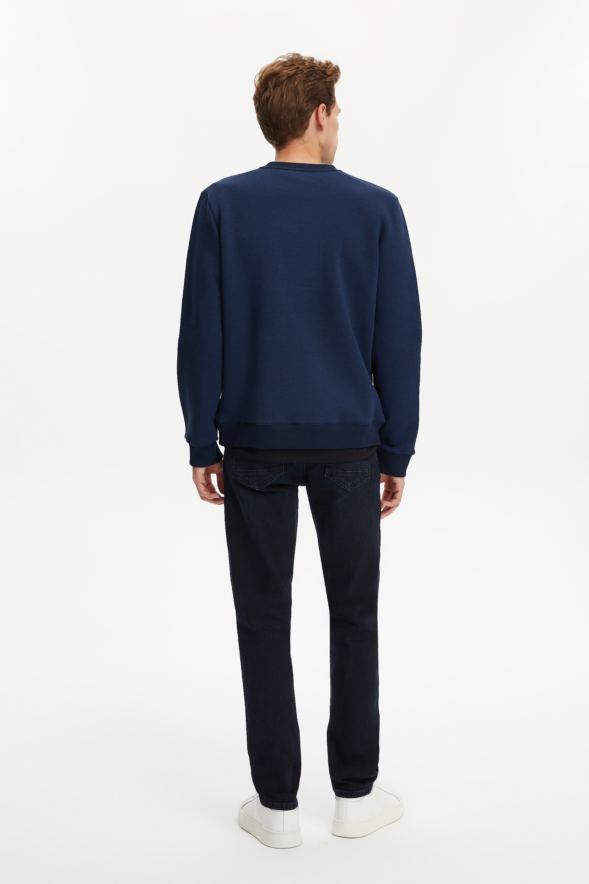 NAKIŞ DETAYLI BİSİKLET YAKA SWEATSHIRT