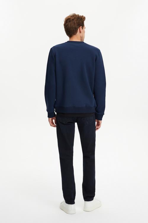  NAKIŞ DETAYLI BİSİKLET YAKA SWEATSHIRT