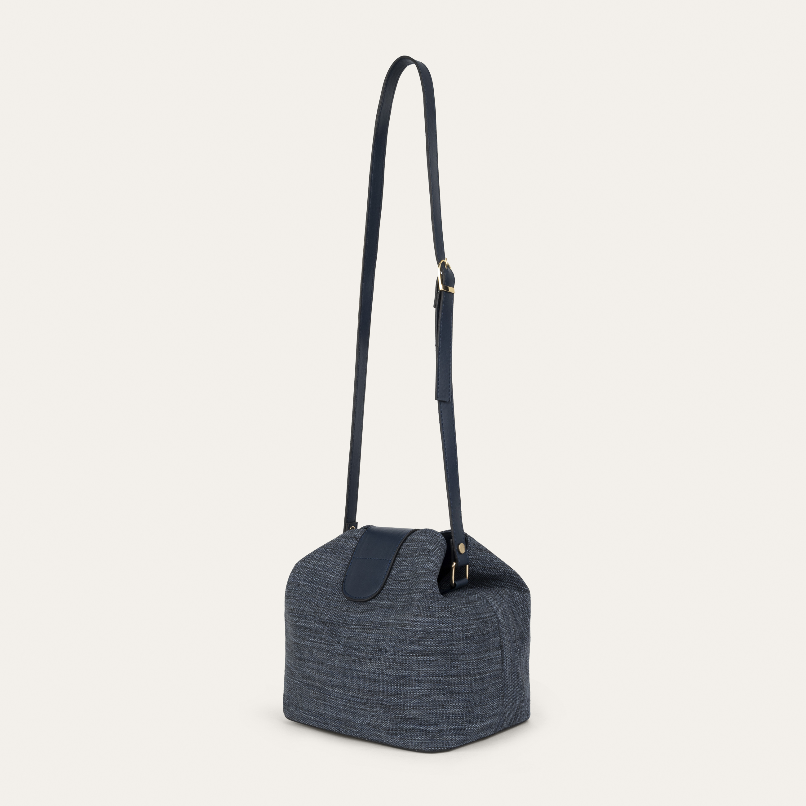 KANVAS OMUZ ÇANTASI