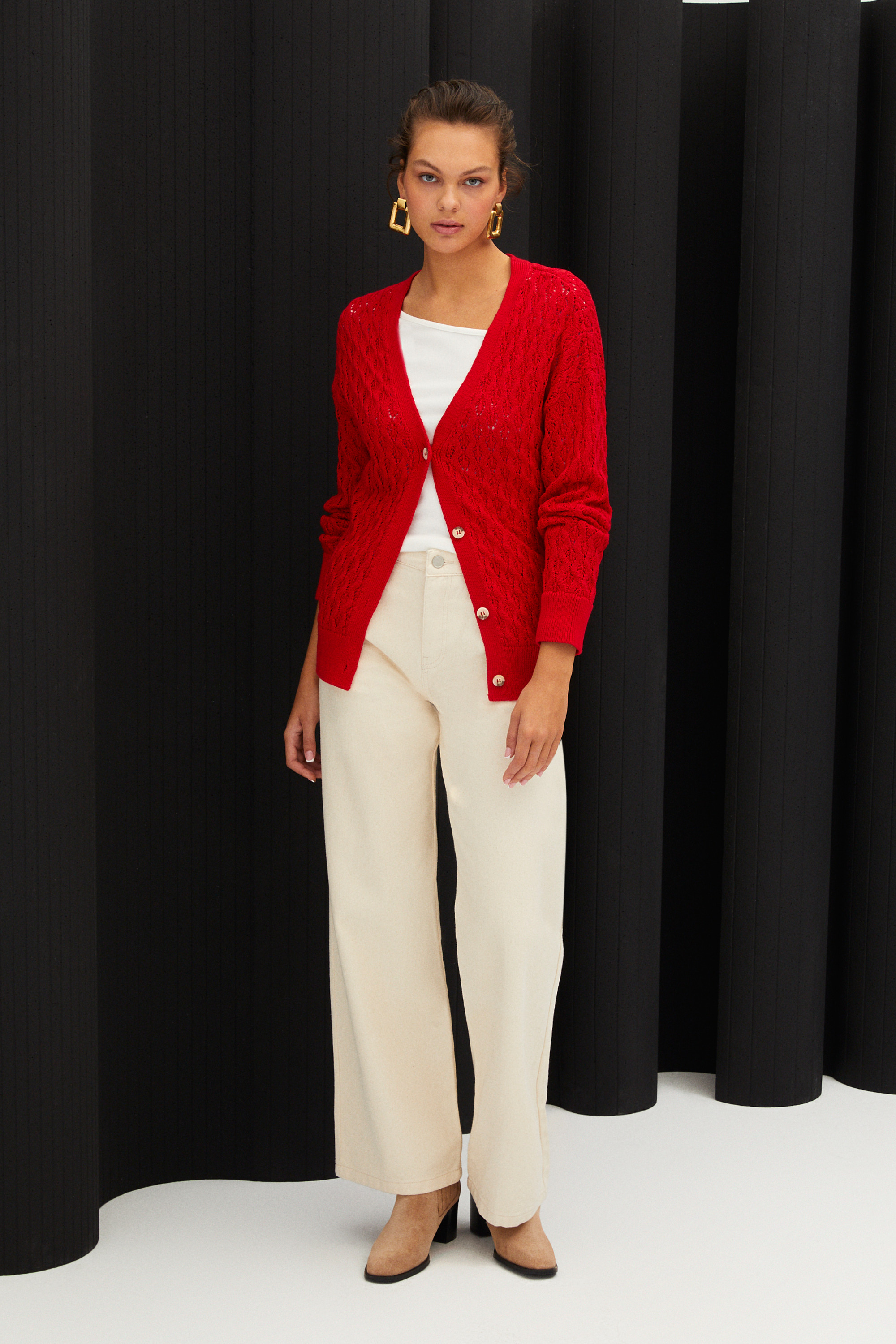 V YAKA DÜĞMELİ TRİKO HIRKA