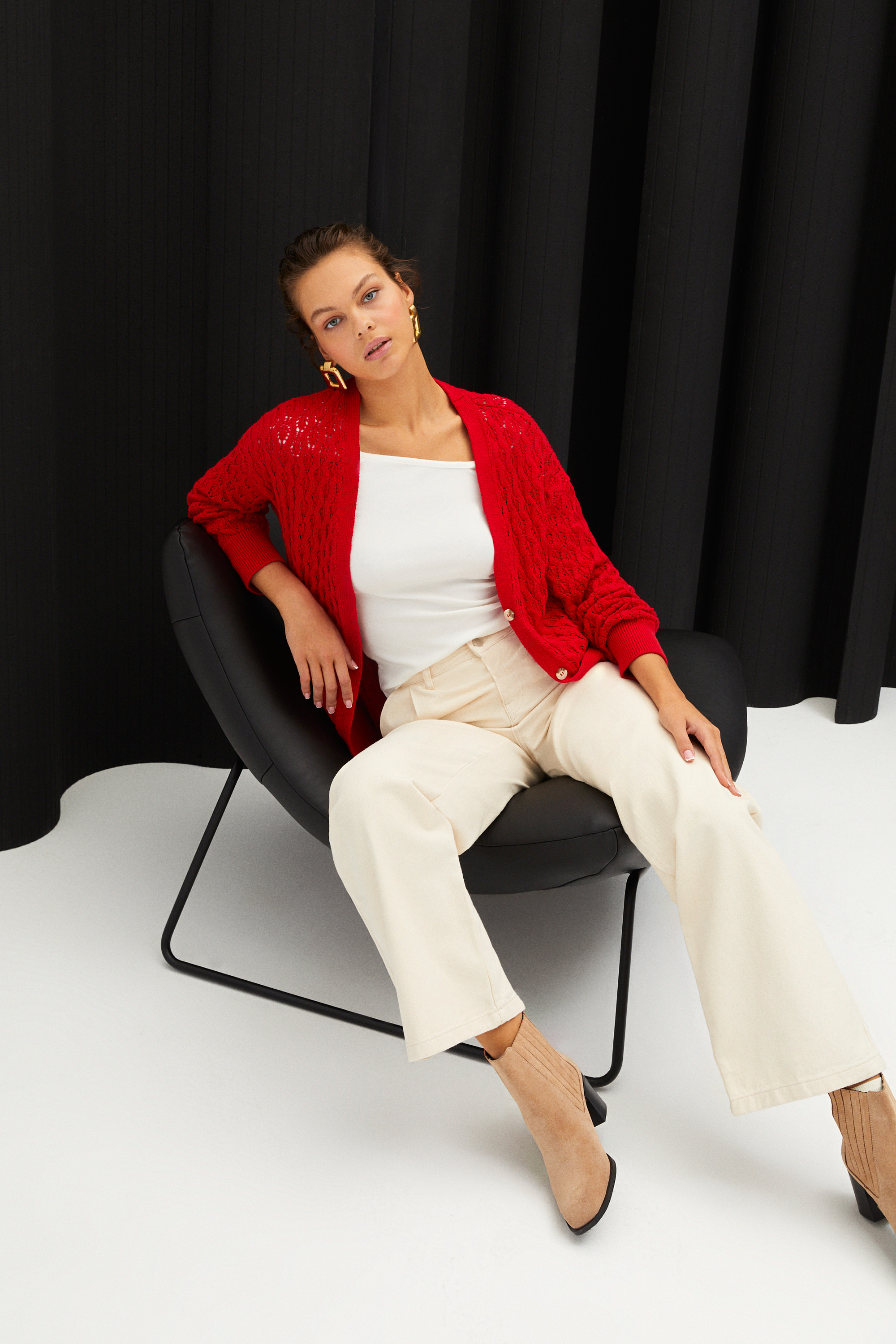 V YAKA DÜĞMELİ TRİKO HIRKA