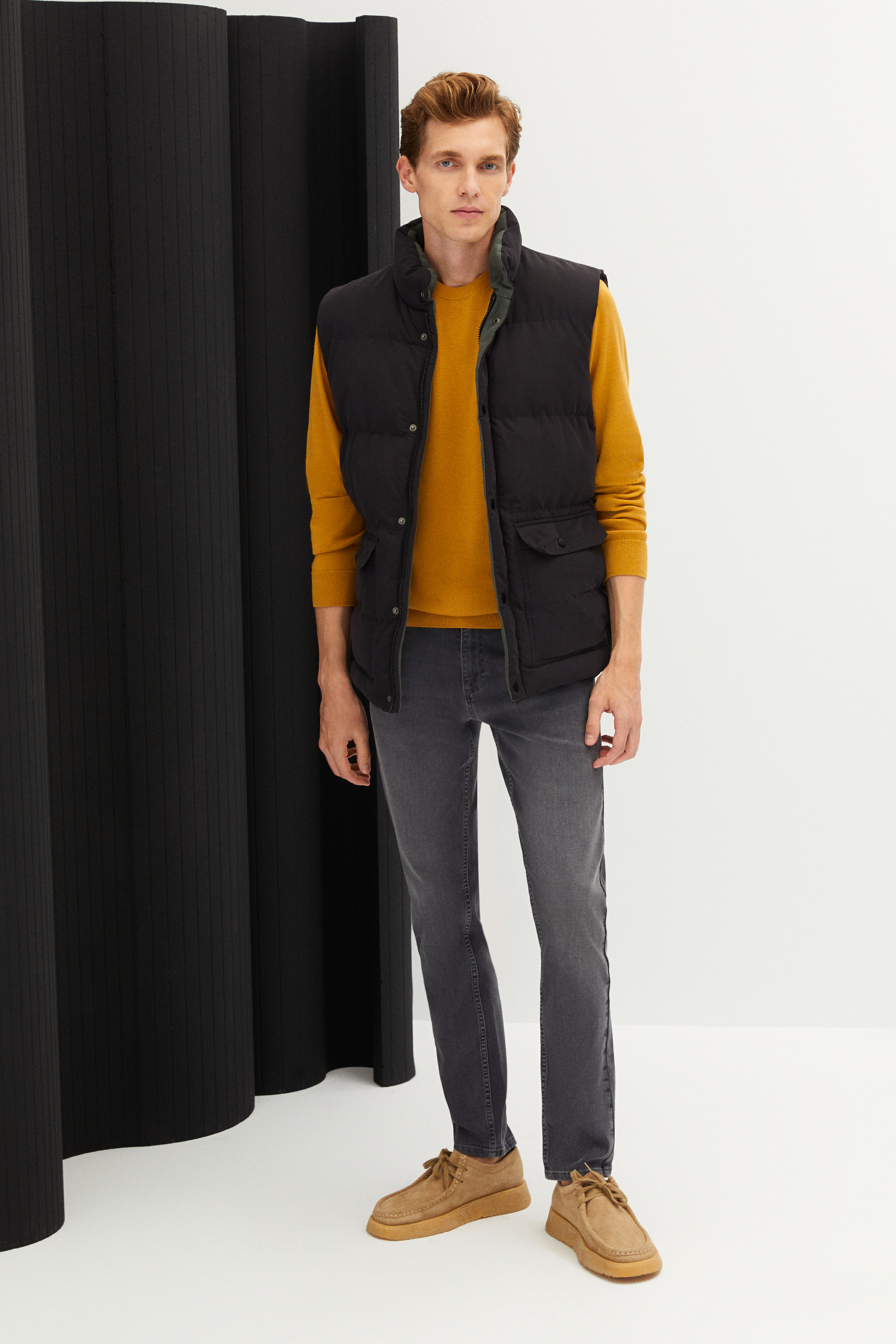 DİK YAKA KAPİTONELİ YELEK