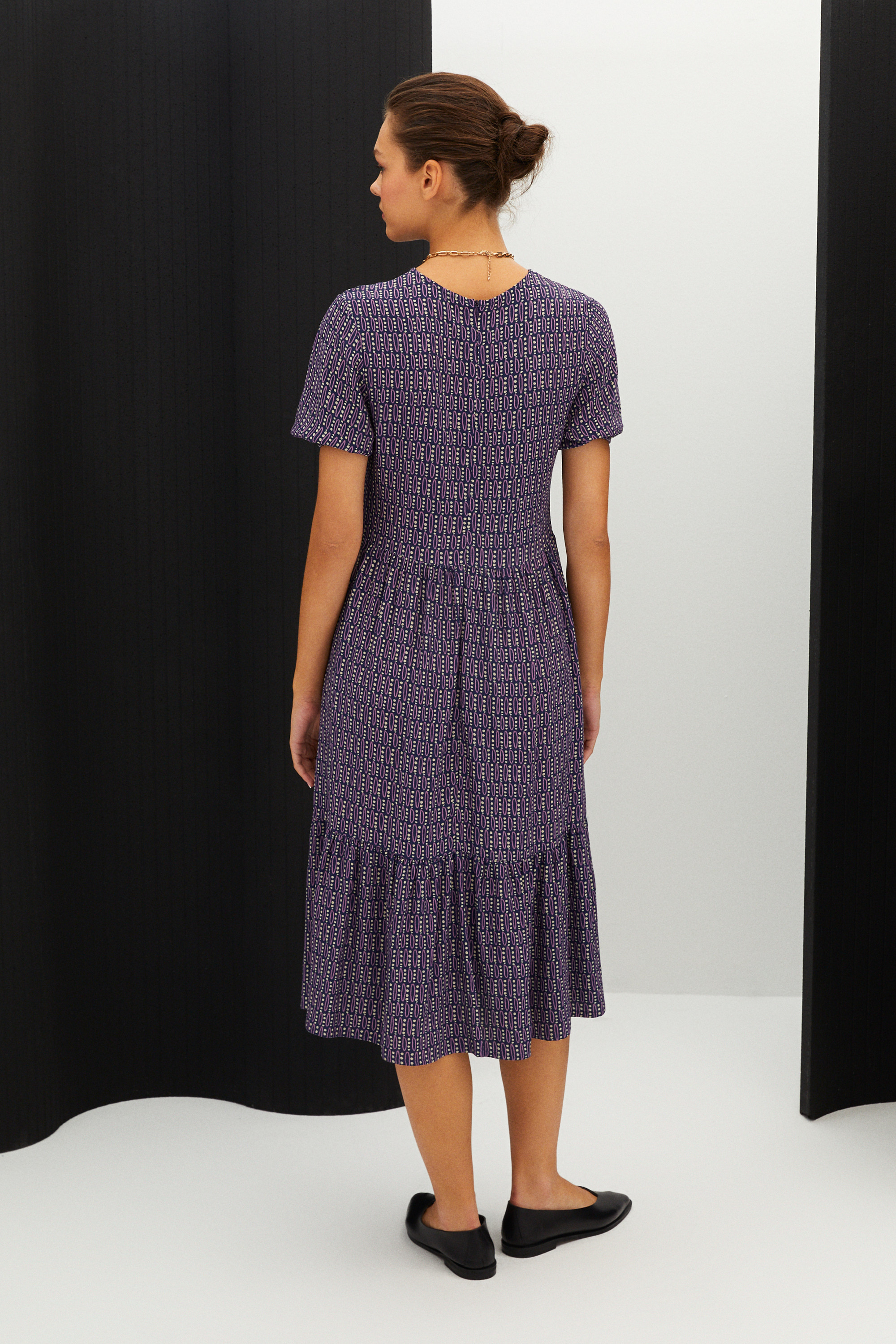 KISA KOLLU MİDİ KLOŞ ELBİSE