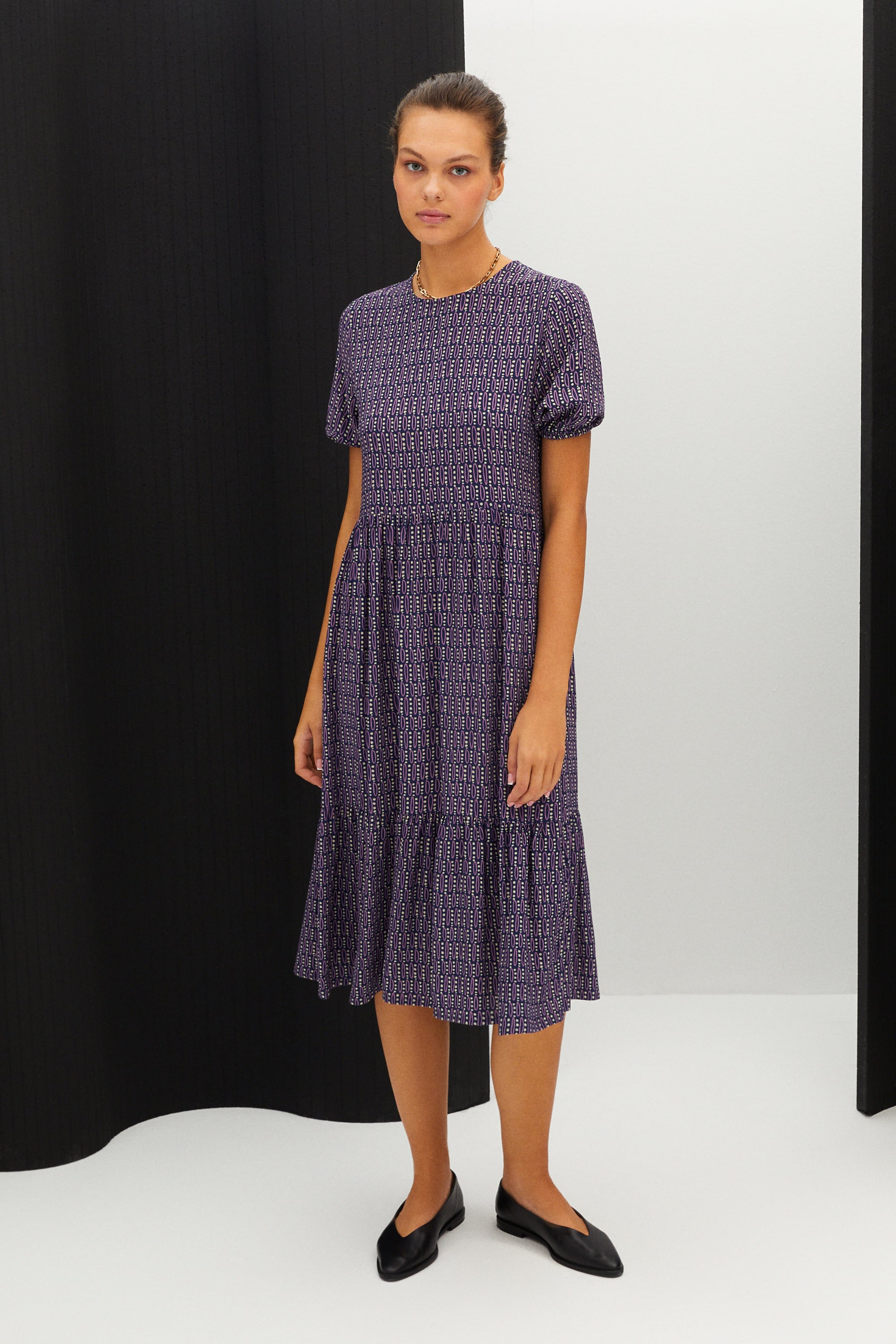 KISA KOLLU MİDİ KLOŞ ELBİSE