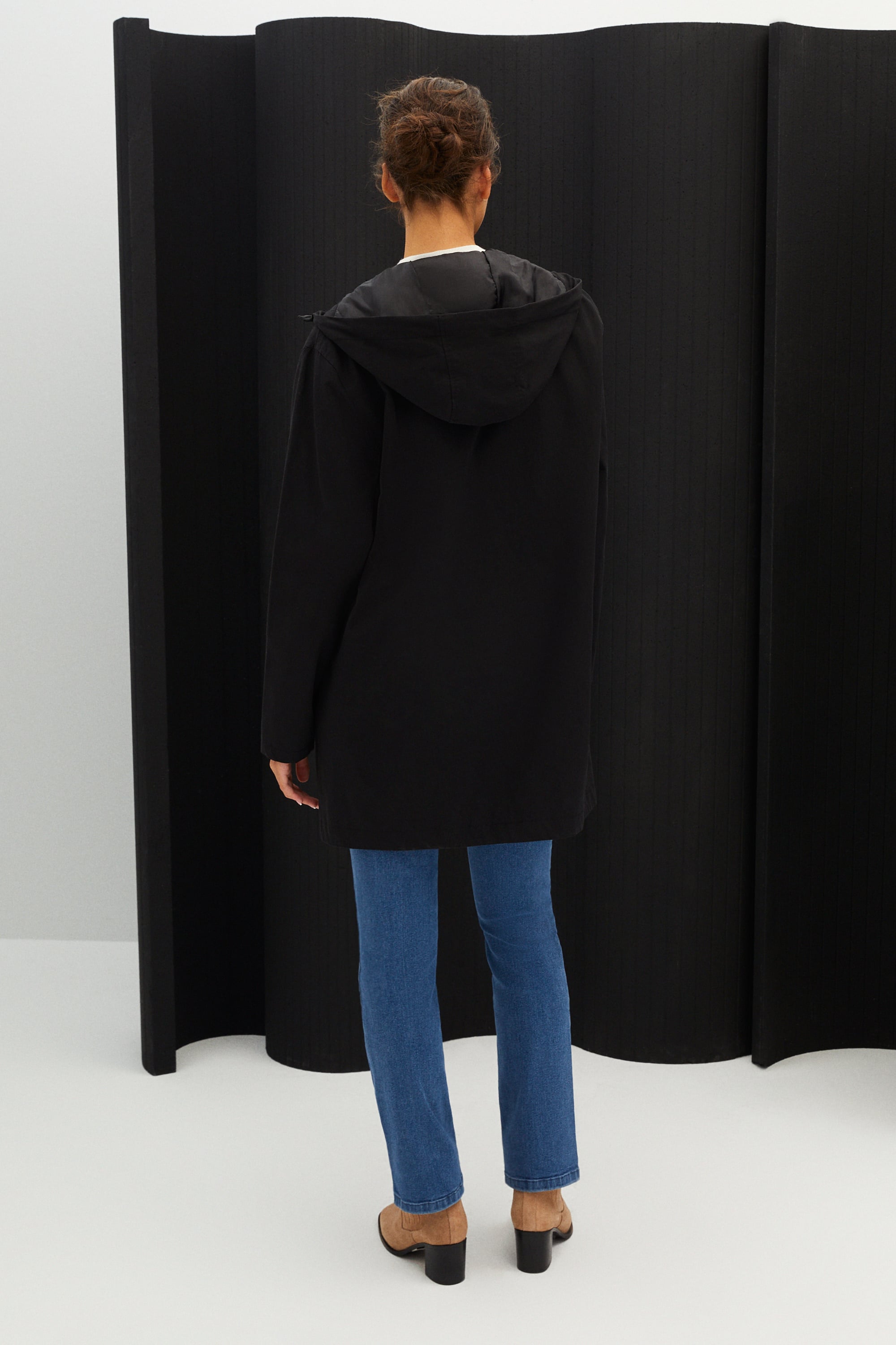 KAPÜŞONLU YAĞMURLUK