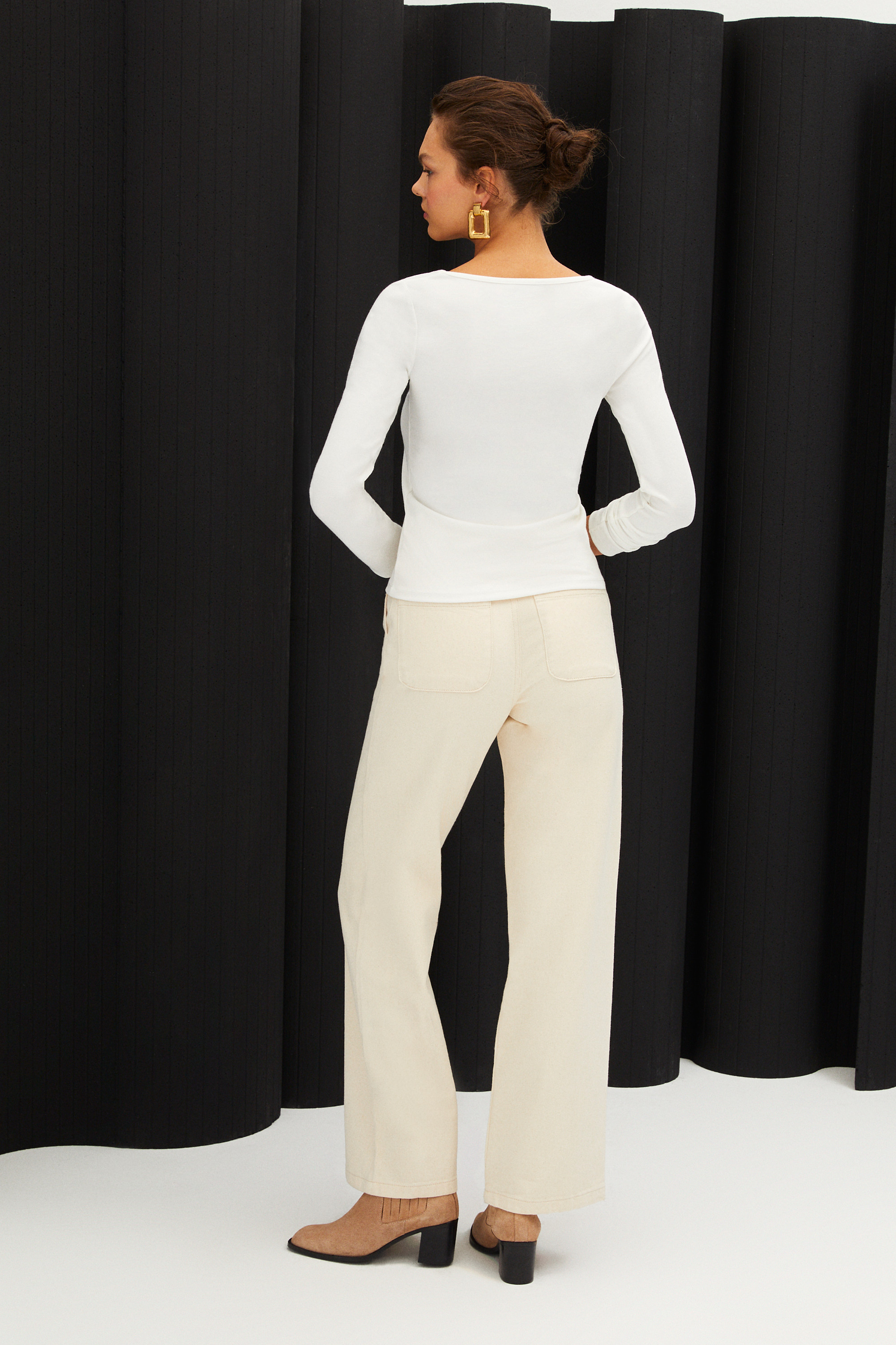 ASİMETRİK YAKA UZUN KOLLU T-SHIRT