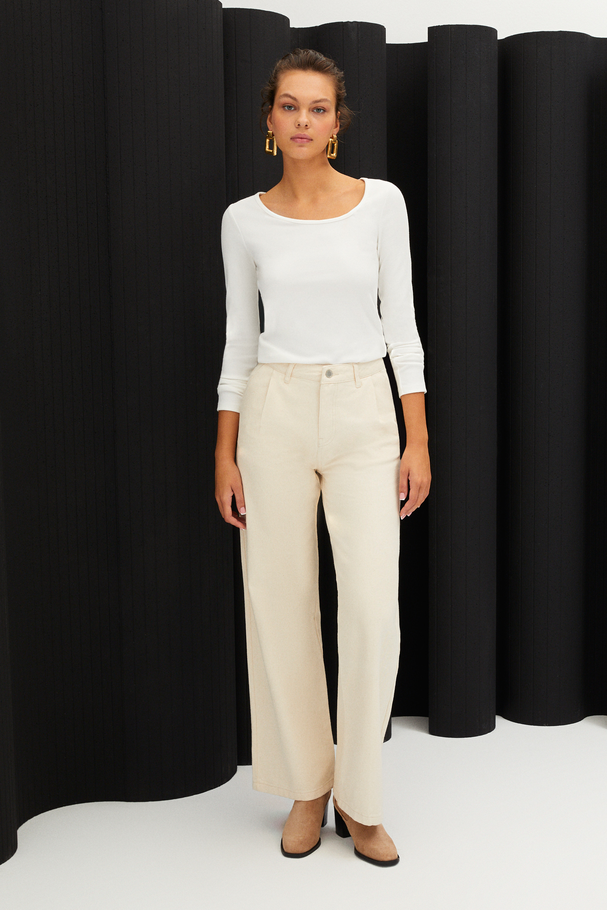 ASİMETRİK YAKA UZUN KOLLU T-SHIRT