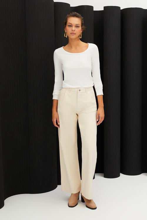  ASİMETRİK YAKA UZUN KOLLU T-SHIRT