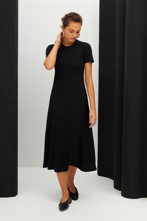  FİTİLLİ KISA KOLLU MİDİ ELBİSE