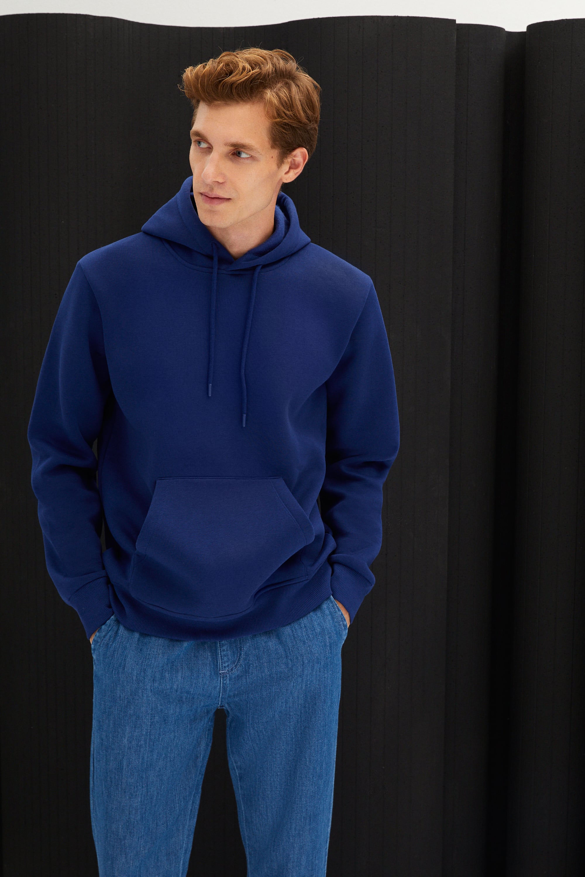 KAPÜŞONLU SWEATSHIRT