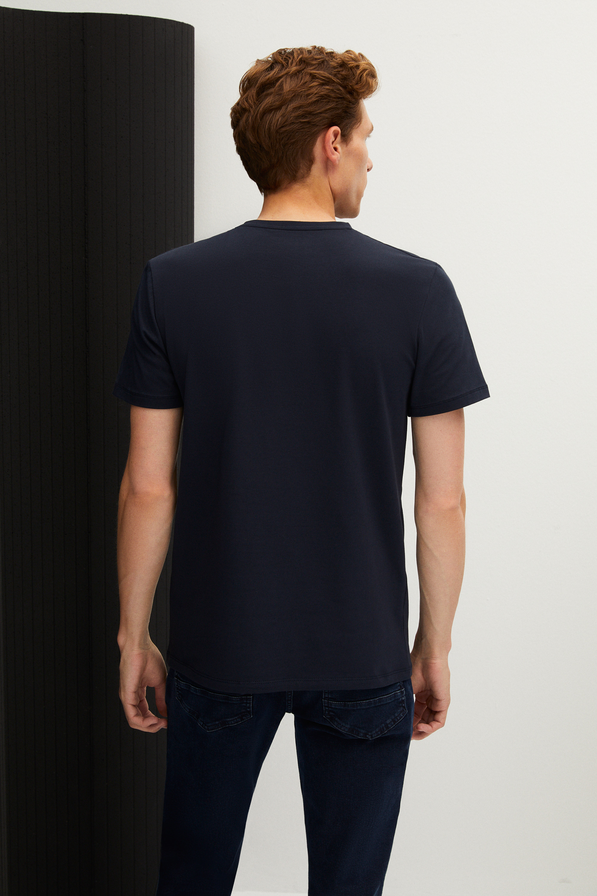 ÇAPA DETAYLI KISA KOLLU T-SHIRT