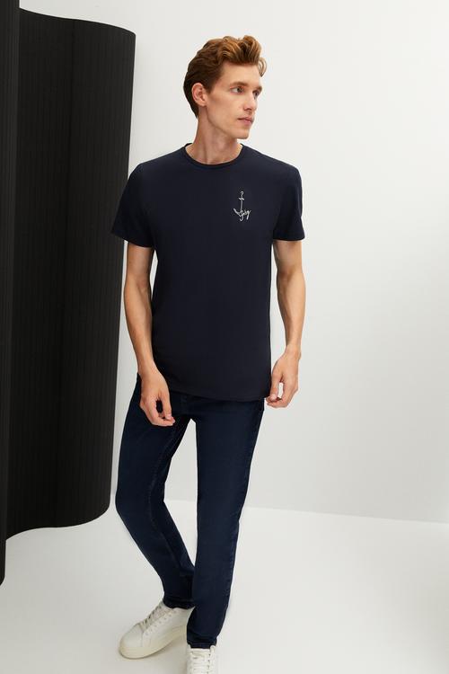  ÇAPA DETAYLI KISA KOLLU T-SHIRT