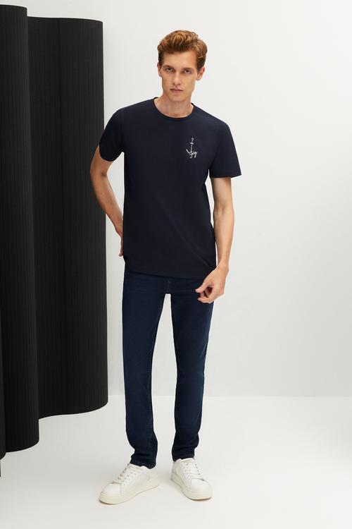  ÇAPA DETAYLI KISA KOLLU T-SHIRT