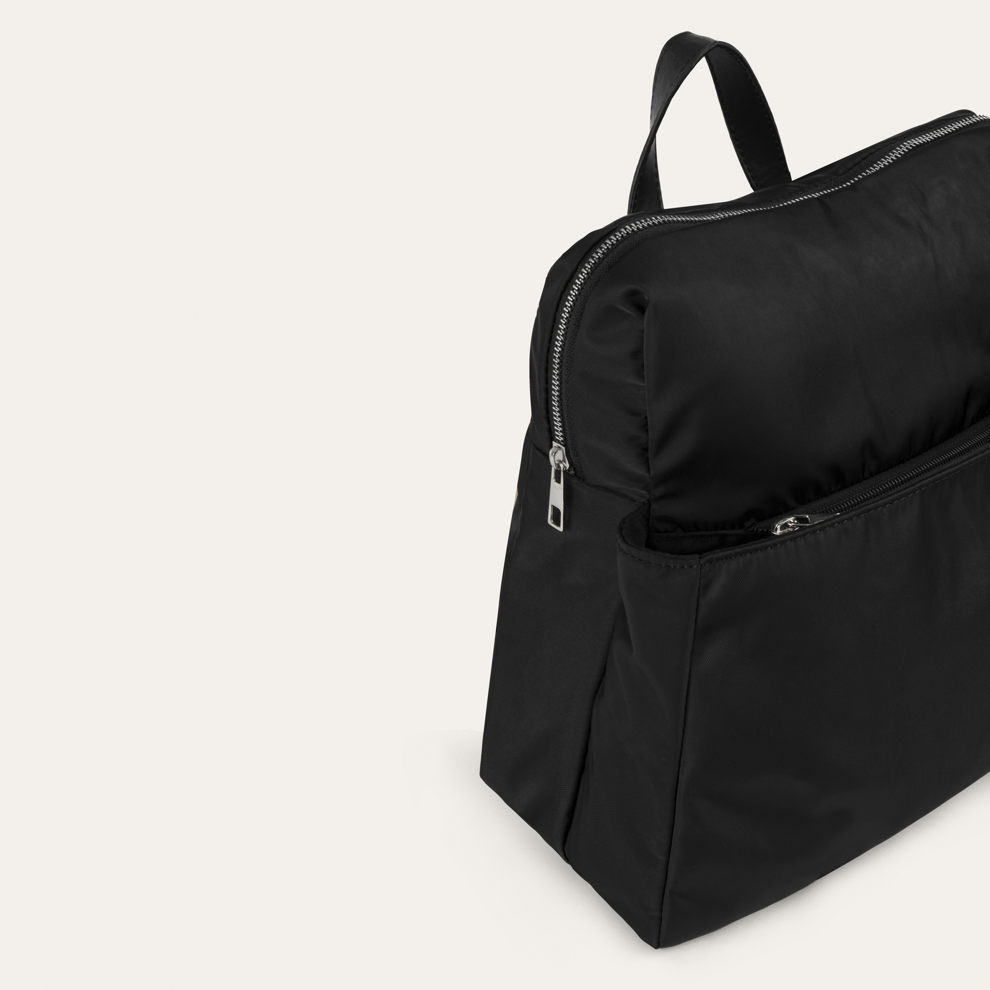 KUMAŞ SIRT ÇANTASI