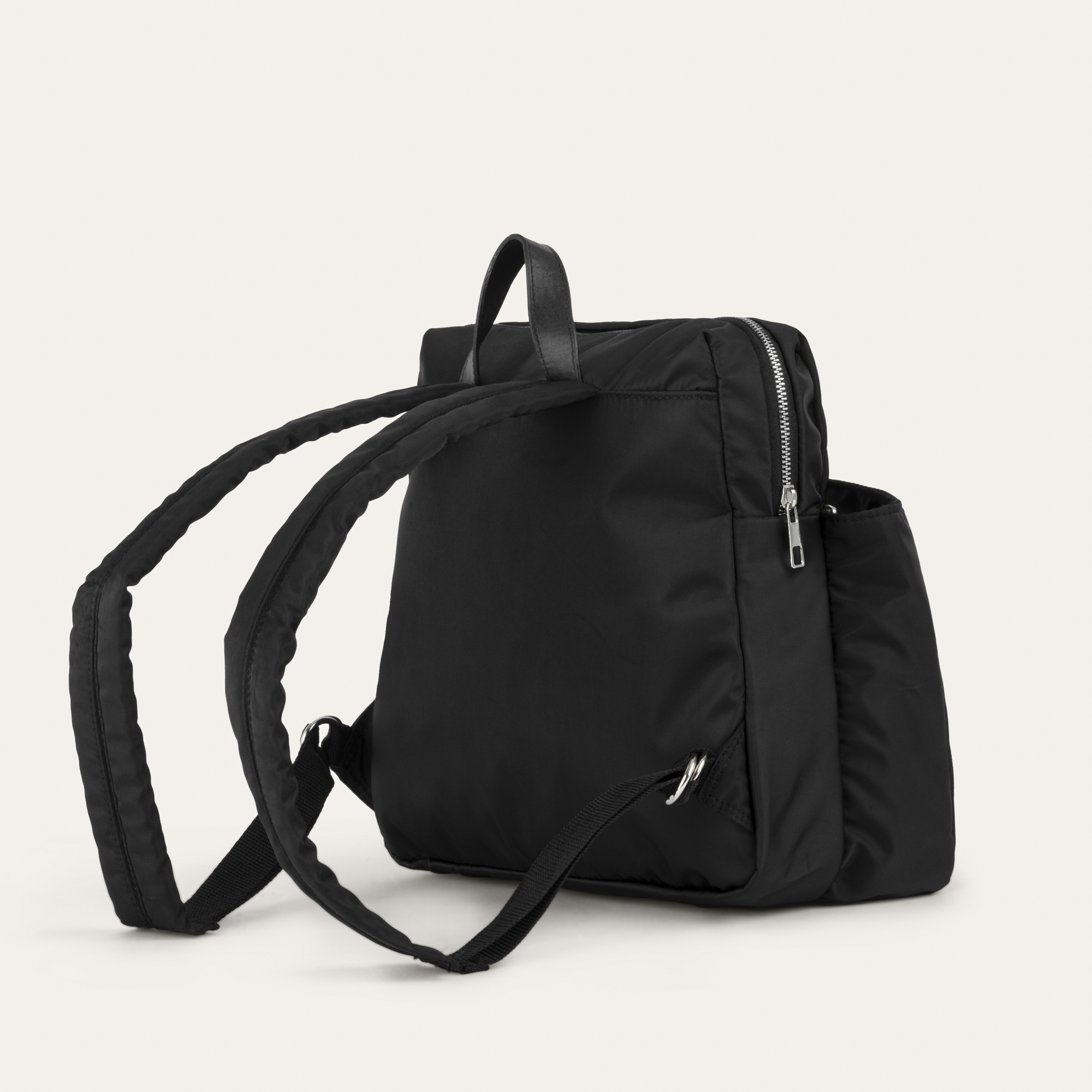 KUMAŞ SIRT ÇANTASI