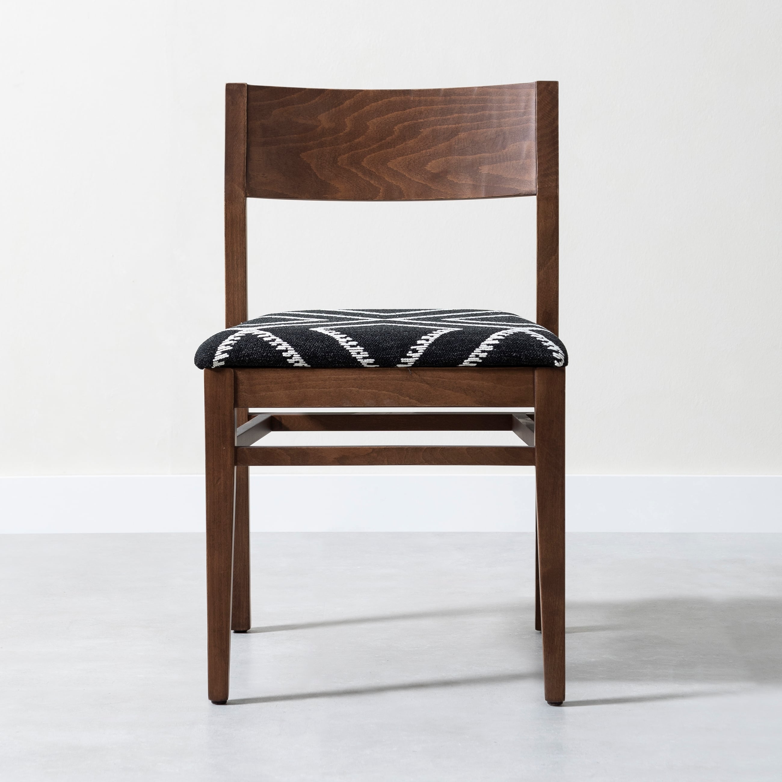 SANTA AHŞAP SANDALYE SİYAH BEYAZ