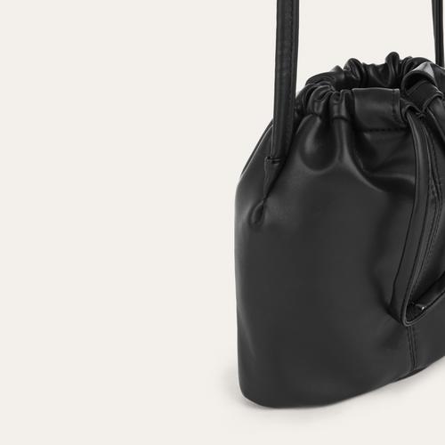  BÜZGÜLÜ BUCKET OMUZ ÇANTASI