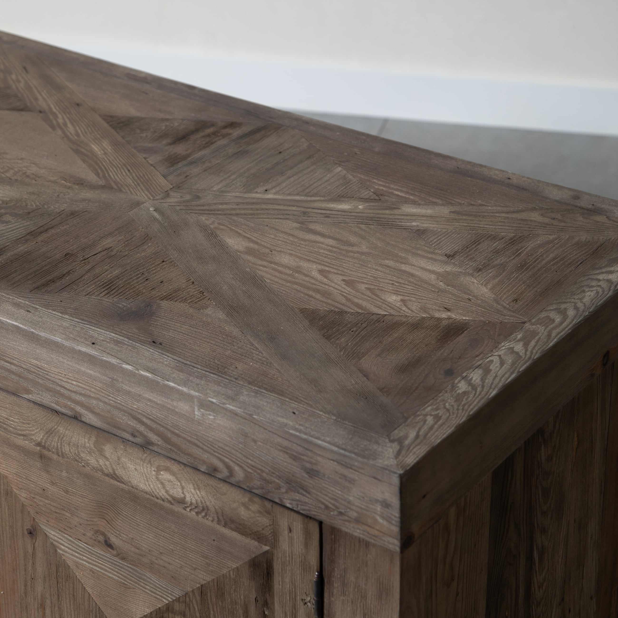 TOSCANE MASİF AHŞAP TV KONSOLU