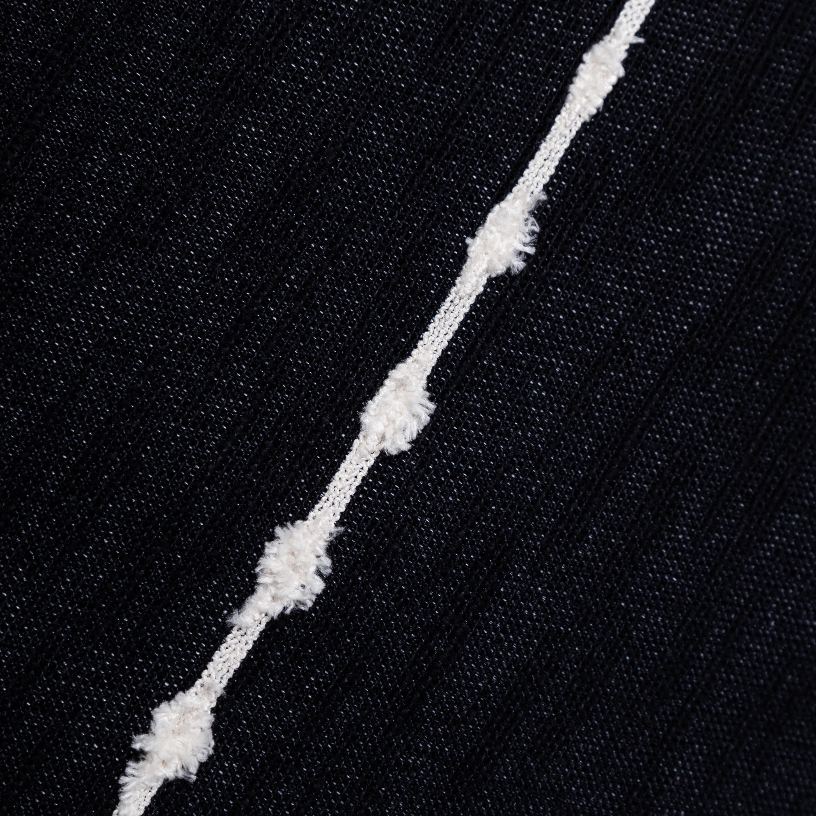 AVA ÇİZGİLİ KIRLENT SİYAH 50X50