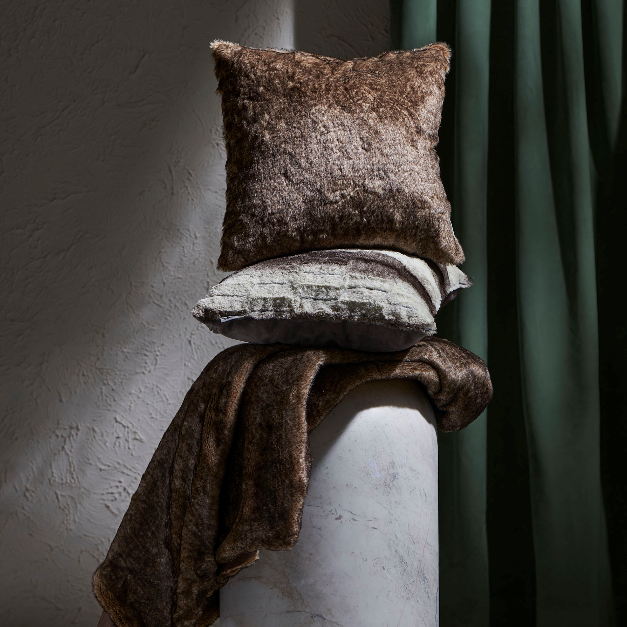 AURELIA KIRLENT GRİ SİYAH 45X45