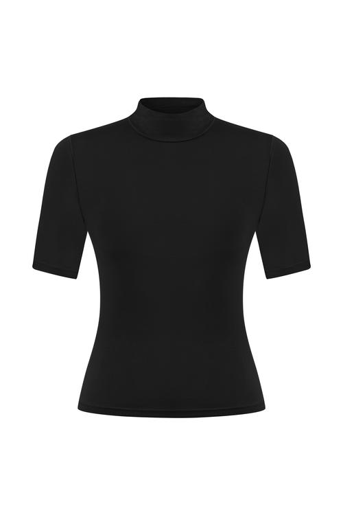  DİK YAKA KISA KOLLU T-SHIRT