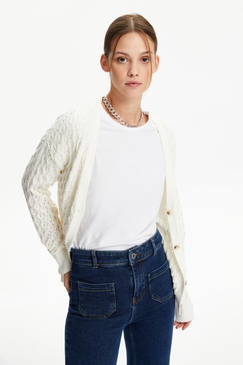  V YAKA DÜĞMELİ TRİKO HIRKA