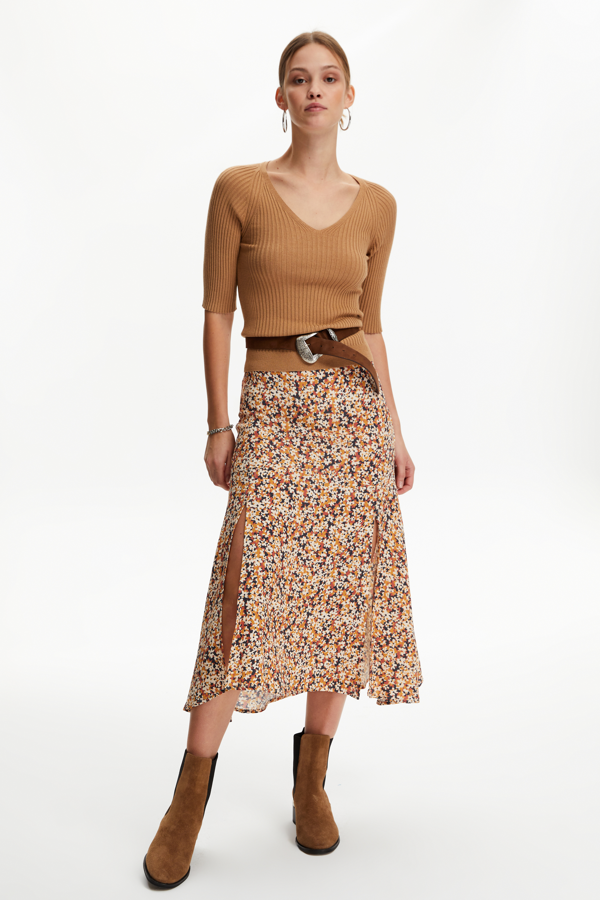 ÇİÇEK DESENLİ YIRTMAÇLI MİDİ ETEK