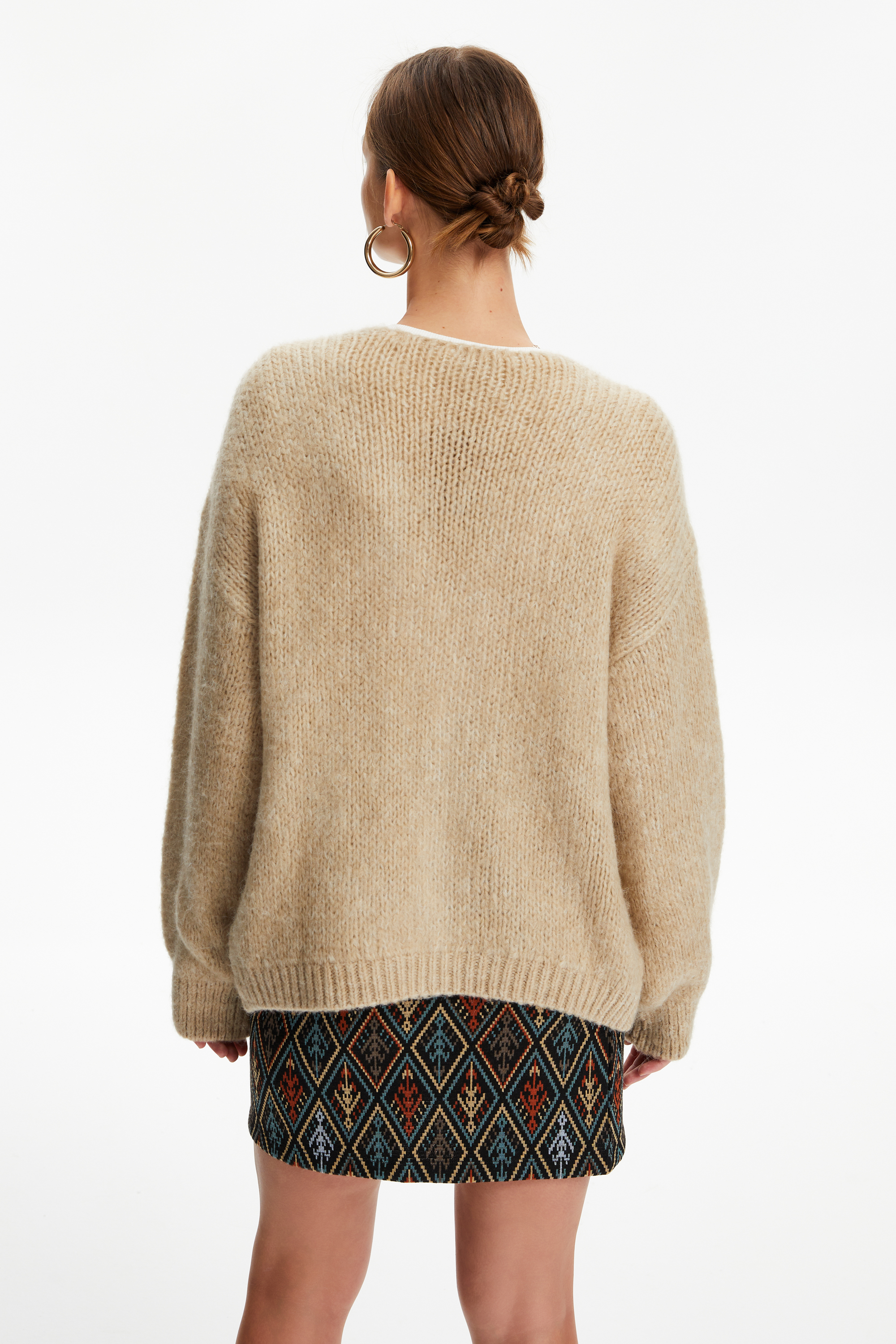 DÜĞMELİ TRİKO HIRKA